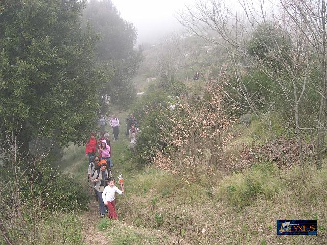 gruppo avvolto dalla nebbia.JPG